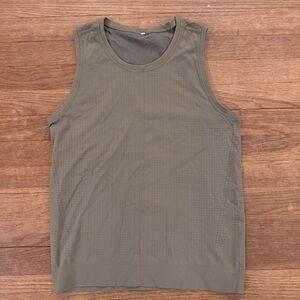 Stretchy Sleeveless Athletic Tank Top with Perforated Pin Hole Design Sz S
 b8